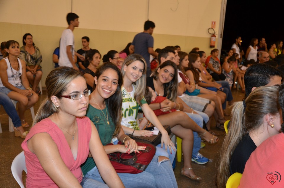 Dom Redovino celebra missa de encerramento do 25° carnaval com Cristo
