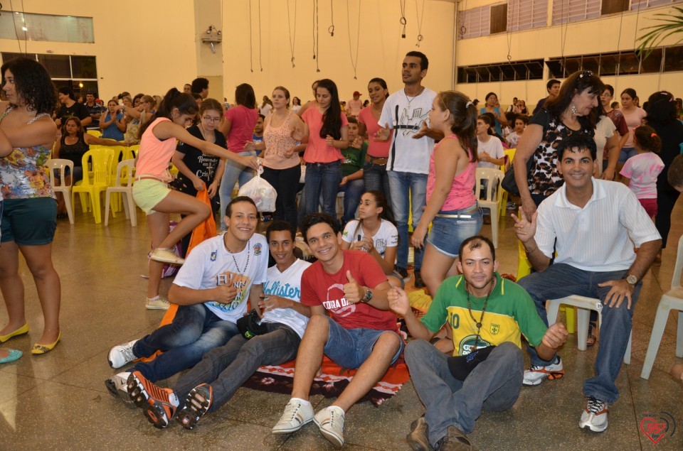 Dom Redovino celebra missa de encerramento do 25° carnaval com Cristo