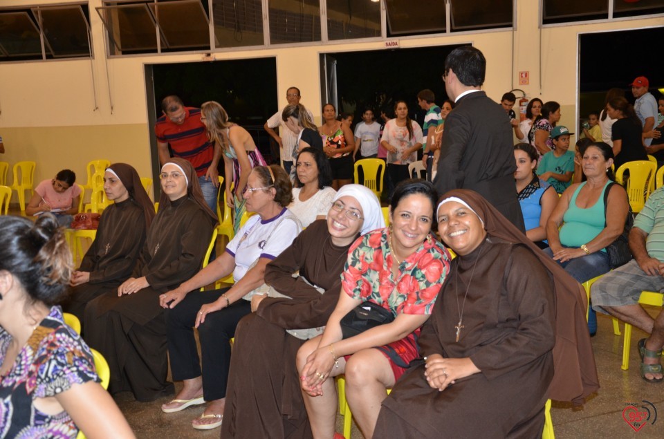 Dom Redovino celebra missa de encerramento do 25° carnaval com Cristo