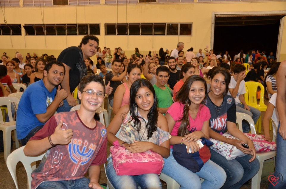 Dom Redovino celebra missa de encerramento do 25° carnaval com Cristo