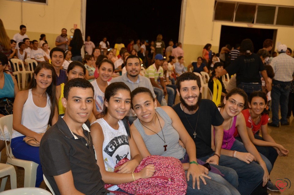 Dom Redovino celebra missa de encerramento do 25° carnaval com Cristo