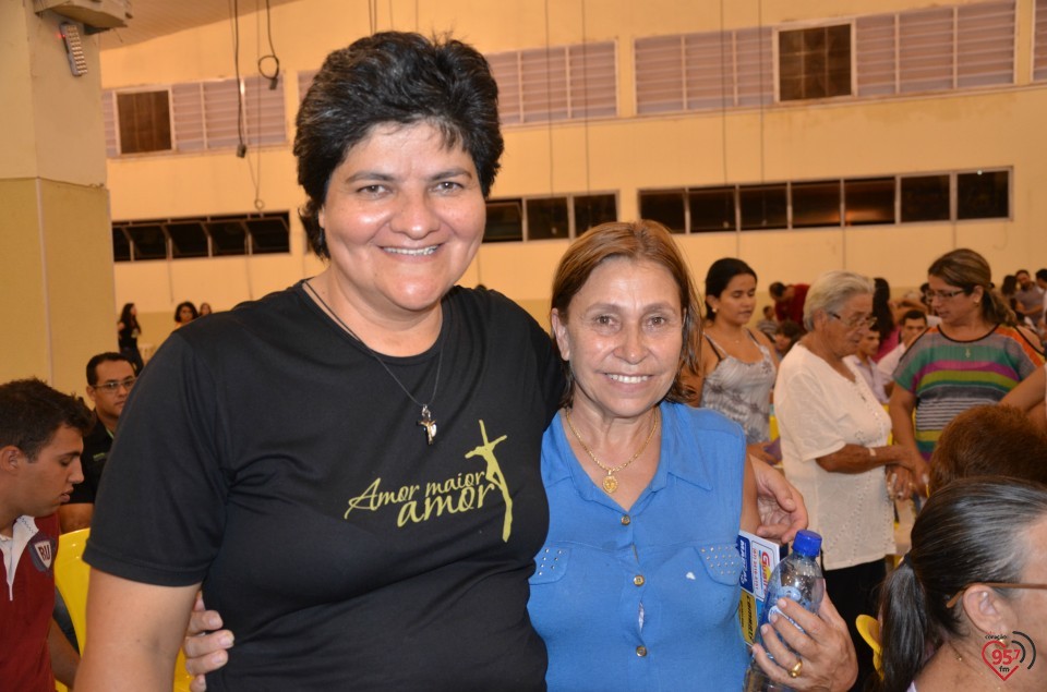 Dom Redovino celebra missa de encerramento do 25° carnaval com Cristo