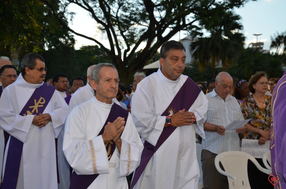 Dom Redovino celebra missa campal na abertura da CF em Dourados