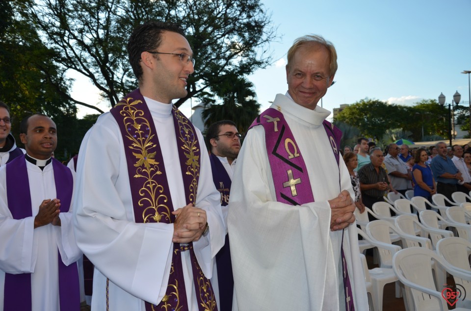 Dom Redovino celebra missa campal na abertura da CF em Dourados