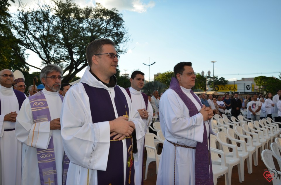 Dom Redovino celebra missa campal na abertura da CF em Dourados