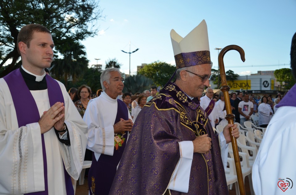 Dom Redovino celebra missa campal na abertura da CF em Dourados