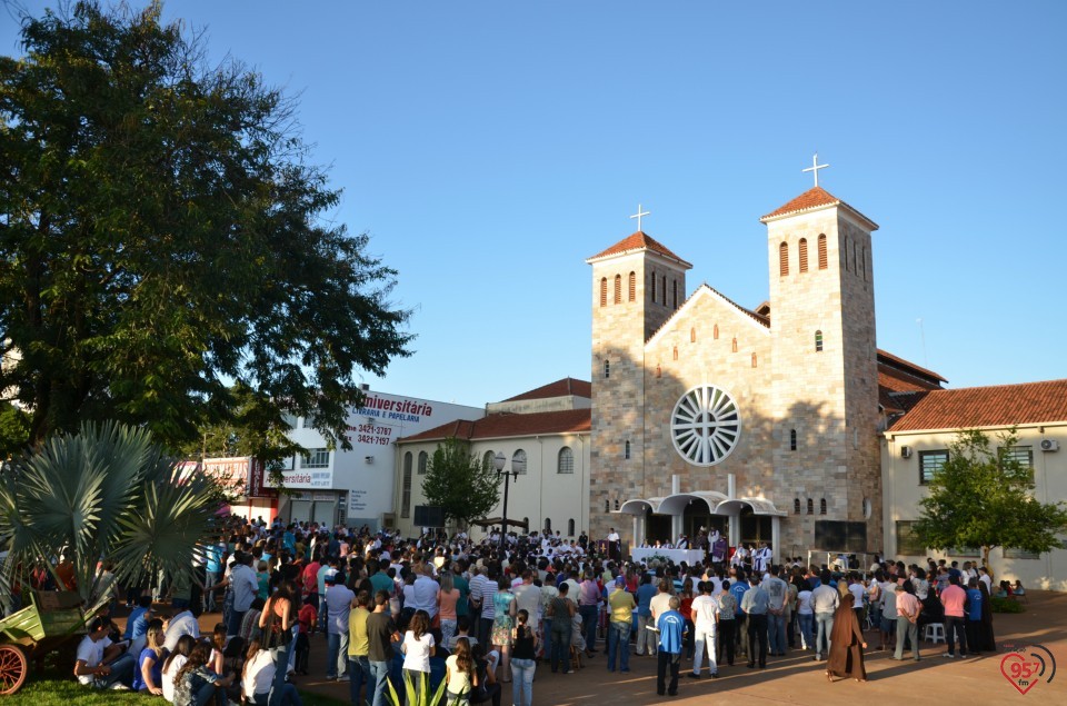 Dom Redovino celebra missa campal na abertura da CF em Dourados