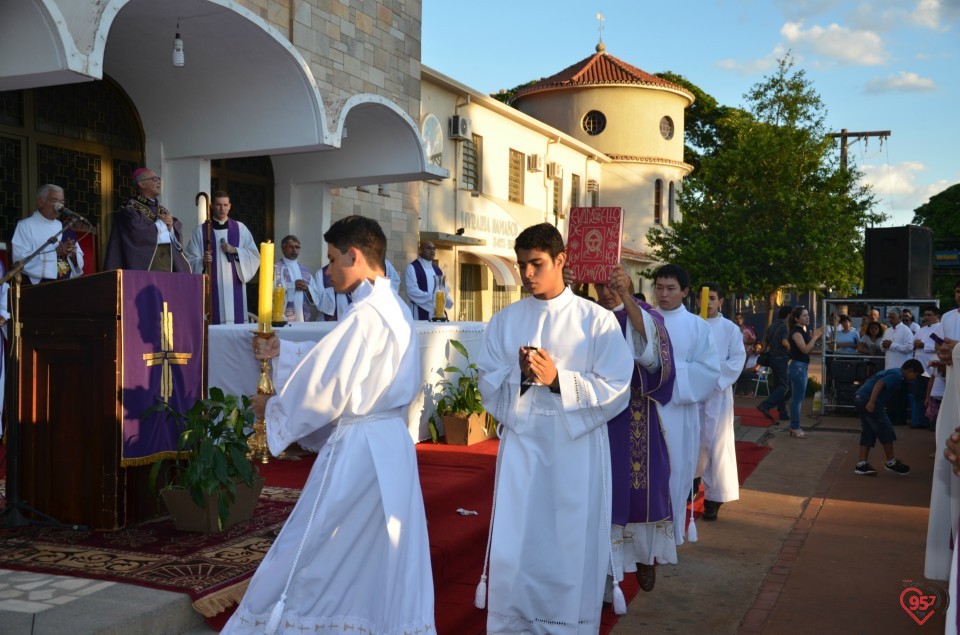 Dom Redovino celebra missa campal na abertura da CF em Dourados