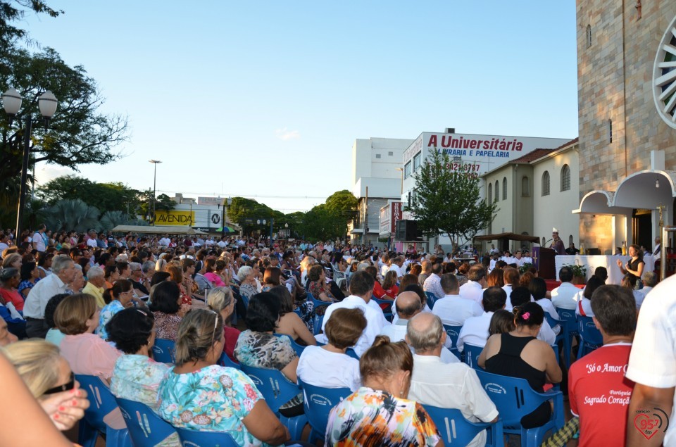 Dom Redovino celebra missa campal na abertura da CF em Dourados