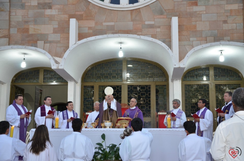 Dom Redovino celebra missa campal na abertura da CF em Dourados