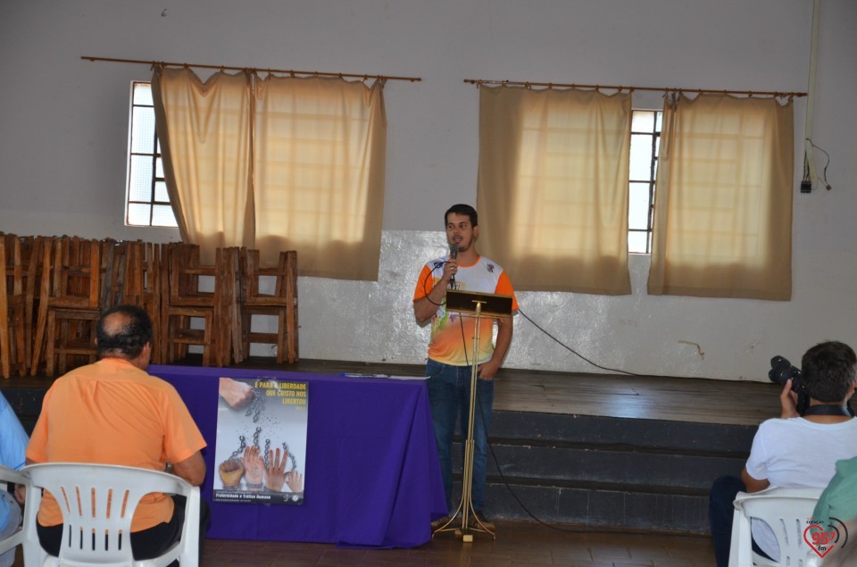 Jovens de Indápolis fazem encenação alusiva a CF 2014