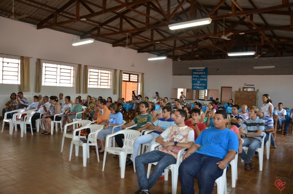 Jovens de Indápolis fazem encenação alusiva a CF 2014