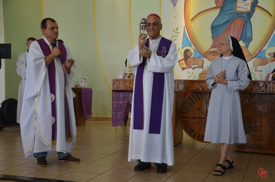 Bispo celebra missa na presença da relíquia de São Luiz Orione