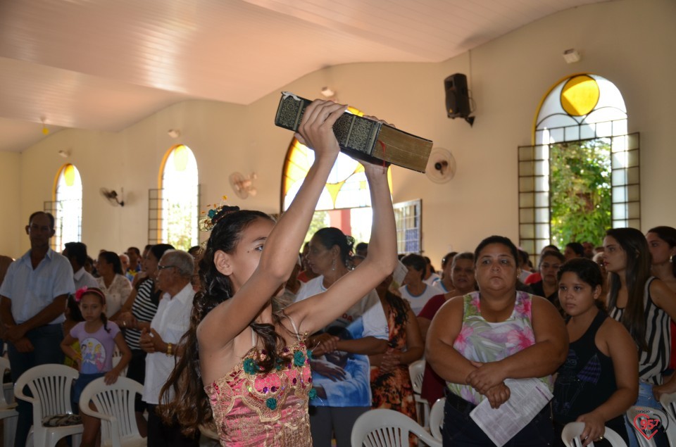 Bispo celebra missa na presença da relíquia de São Luiz Orione