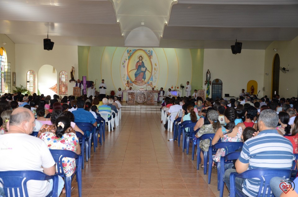 Bispo celebra missa na presença da relíquia de São Luiz Orione