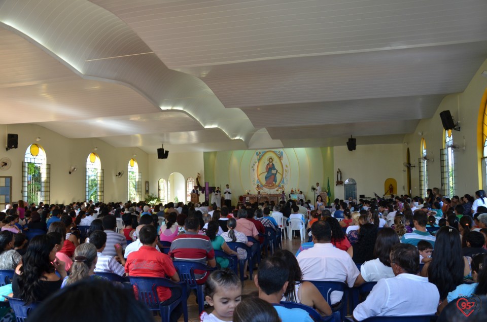 Bispo celebra missa na presença da relíquia de São Luiz Orione