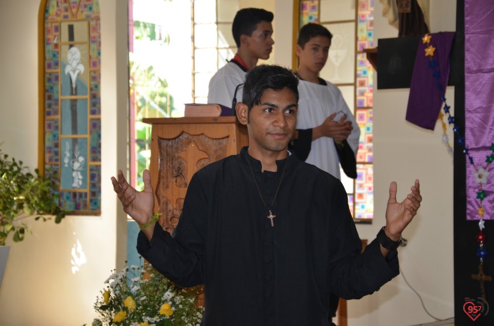 Bispo celebra missa na presença da relíquia de São Luiz Orione