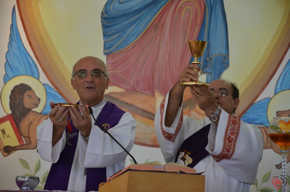 Bispo celebra missa na presença da relíquia de São Luiz Orione