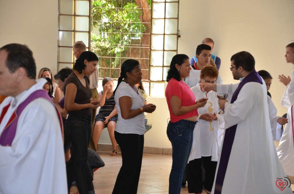 Bispo celebra missa na presença da relíquia de São Luiz Orione
