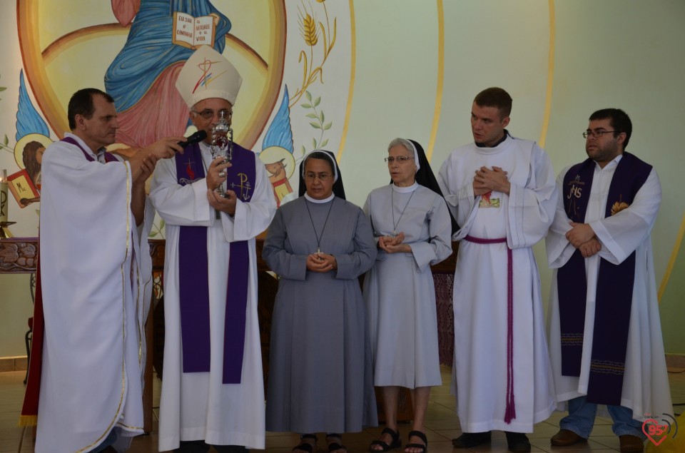 Bispo celebra missa na presença da relíquia de São Luiz Orione