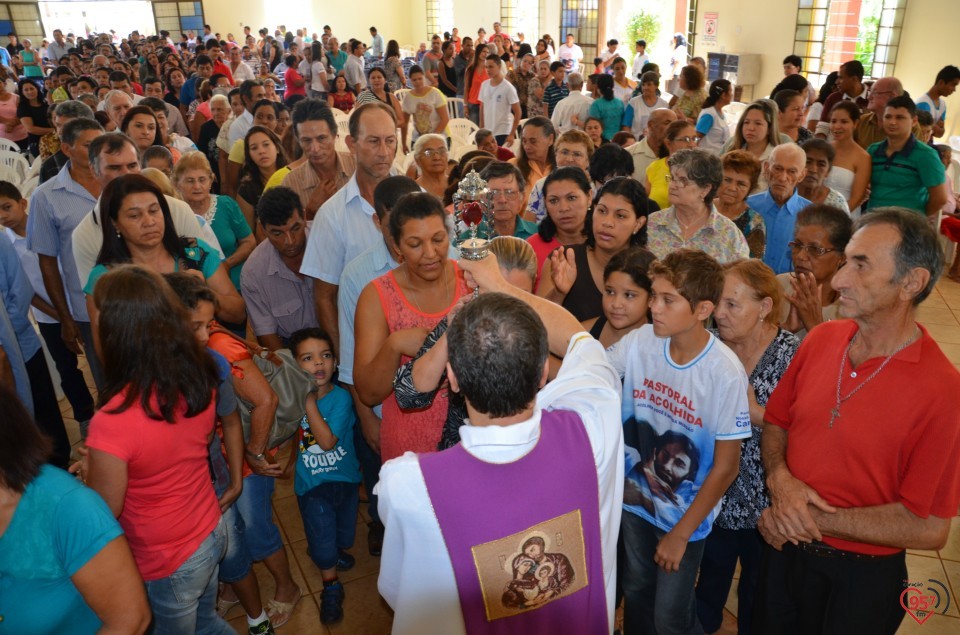 Bispo celebra missa na presença da relíquia de São Luiz Orione