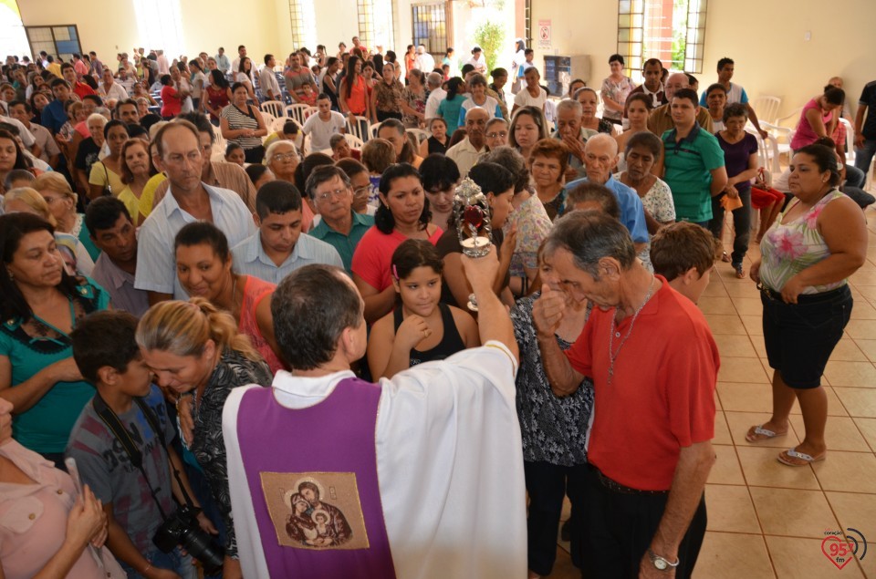 Bispo celebra missa na presença da relíquia de São Luiz Orione