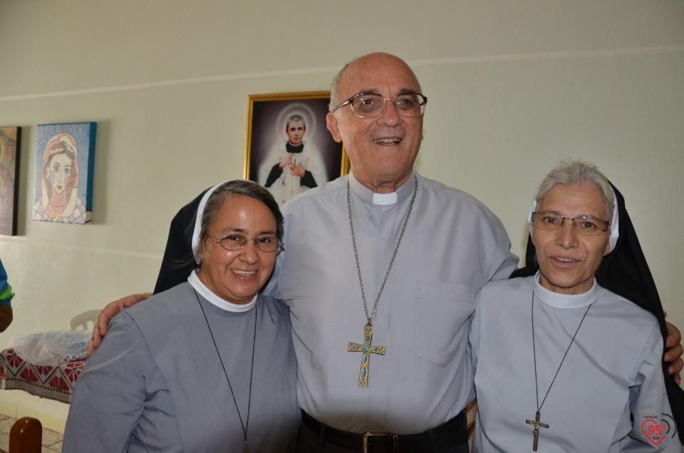 Bispo celebra missa na presença da relíquia de São Luiz Orione