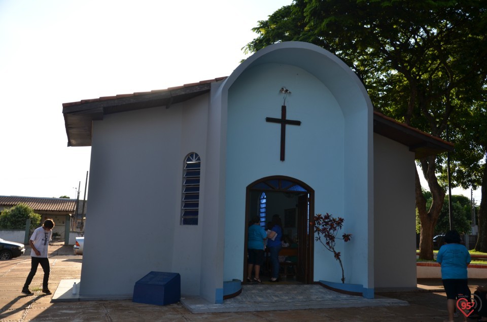 Frei Eterson celebra missa na Capela N. Sra Caacupê