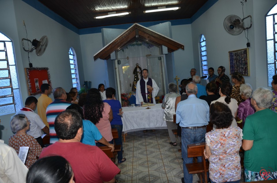 Frei Eterson celebra missa na Capela N. Sra Caacupê