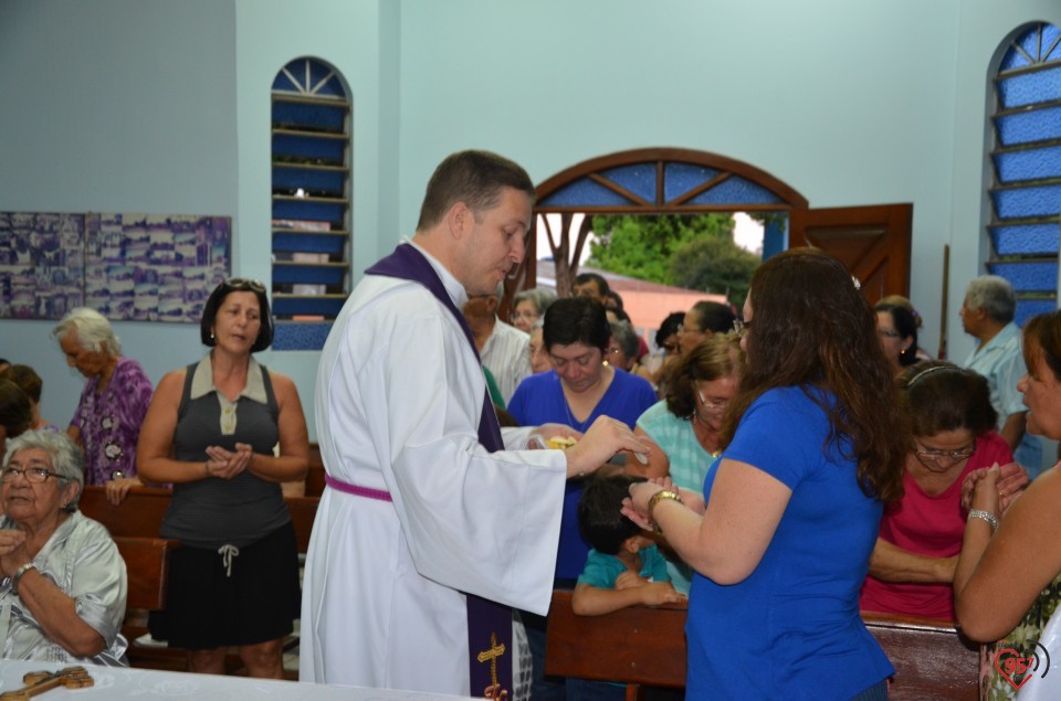 Frei Eterson celebra missa na Capela N. Sra Caacupê
