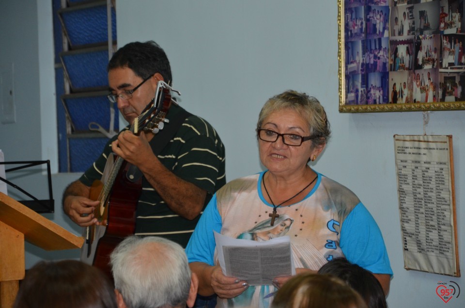 Frei Eterson celebra missa na Capela N. Sra Caacupê