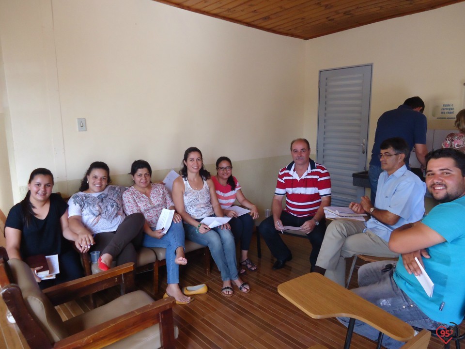 Catequistas participam de escola catequética, no Ipad