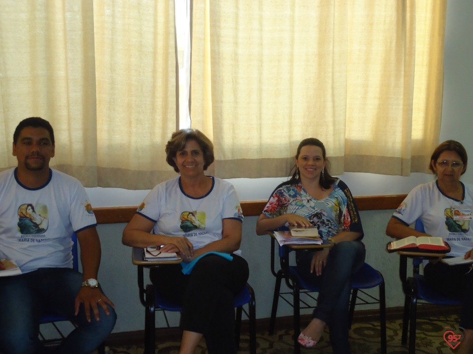 Catequistas participam de escola catequética, no Ipad
