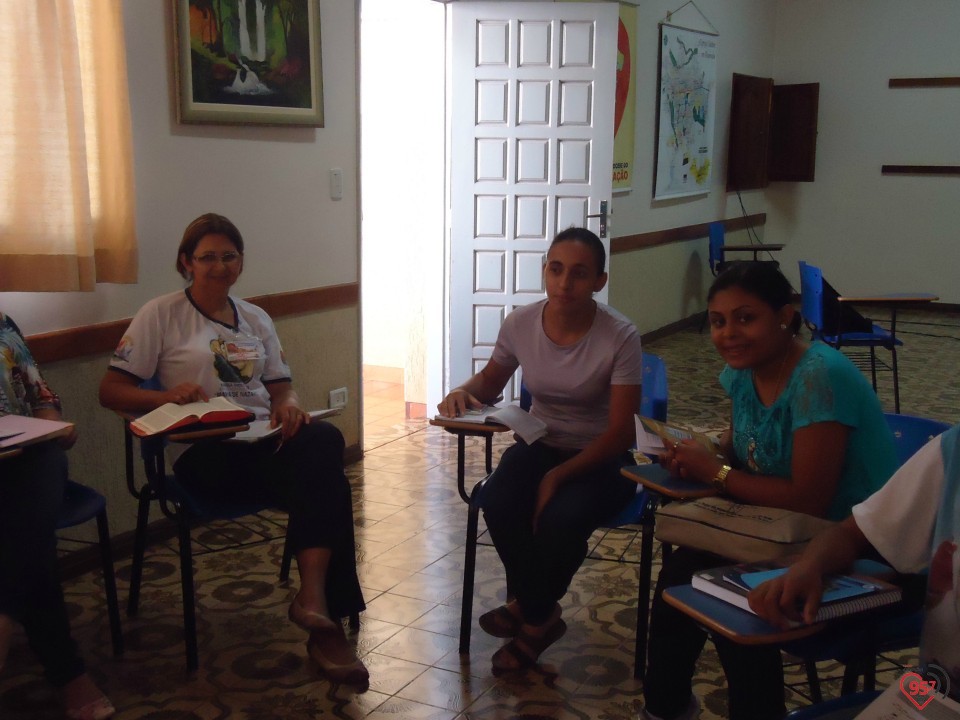 Catequistas participam de escola catequética, no Ipad