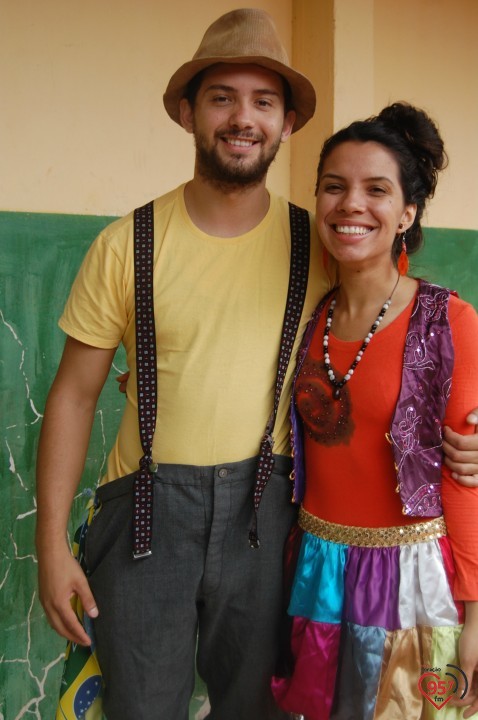 Escola de Dourados realiza plantio de árvore, para celebrar dia mundial da água
