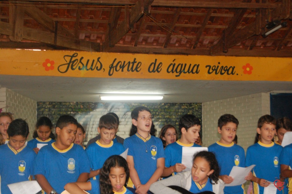 Escola de Dourados realiza plantio de árvore, para celebrar dia mundial da água