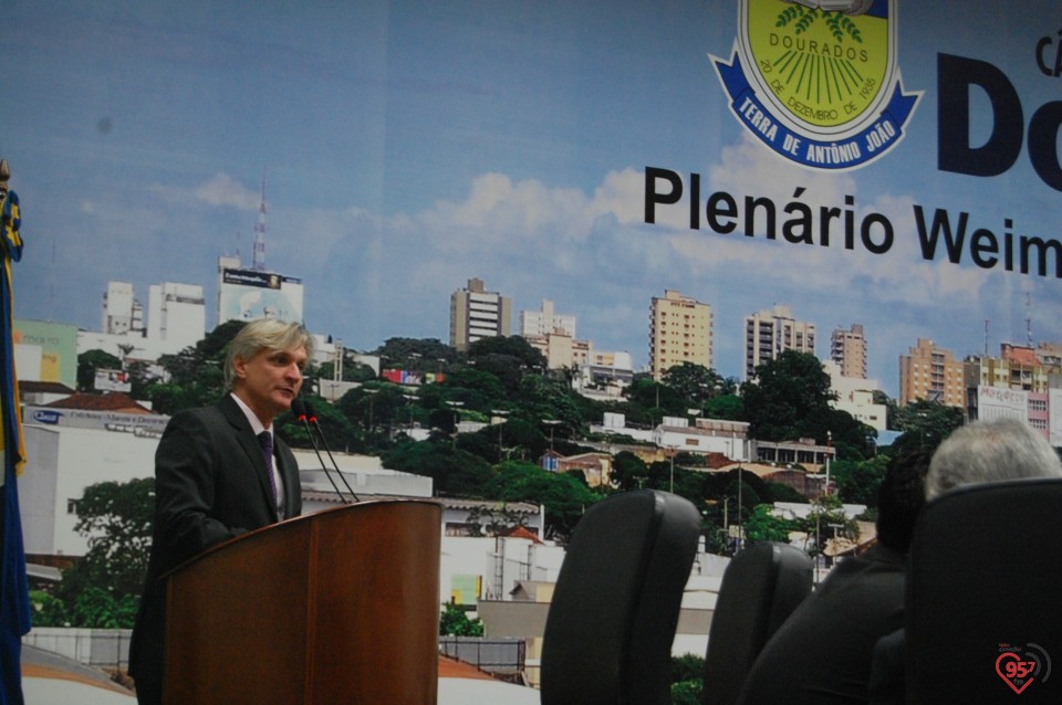 Bispo fala da Campanha da Fraternidade e é homenageado na Câmara