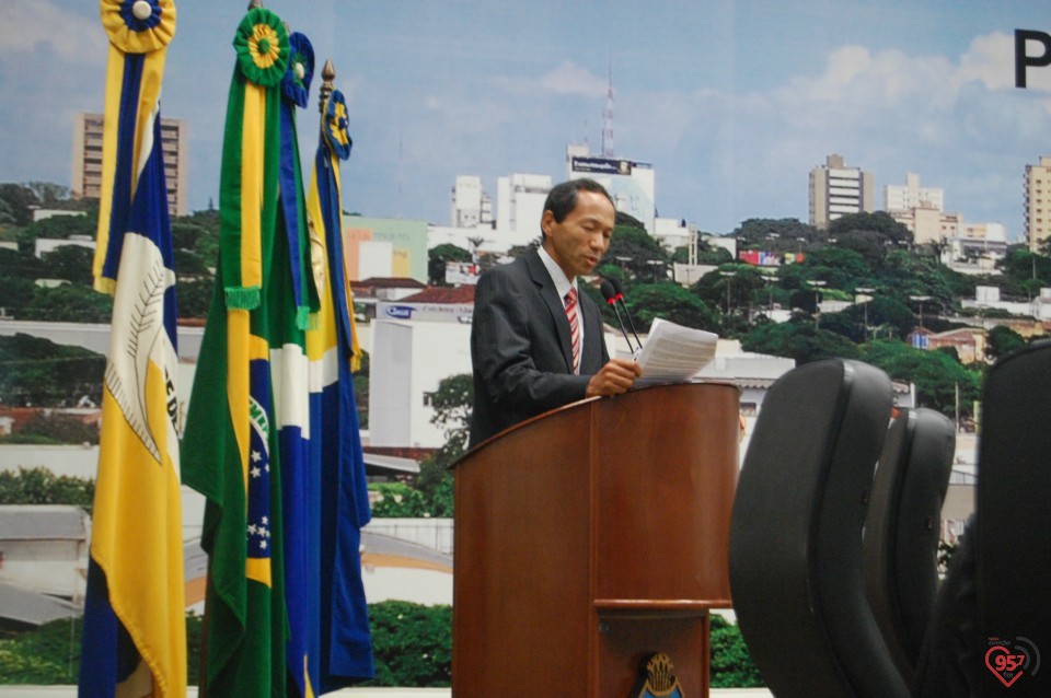 Bispo fala da Campanha da Fraternidade e é homenageado na Câmara