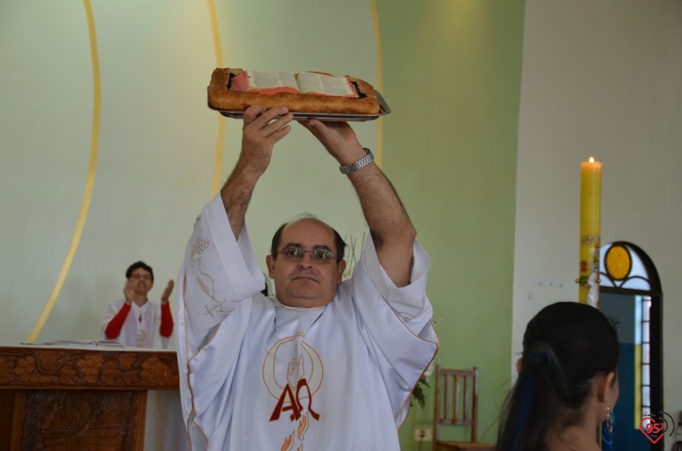 Paróquia N.S. Carmo realiza 1ª comunhão com mais de 50 jovens