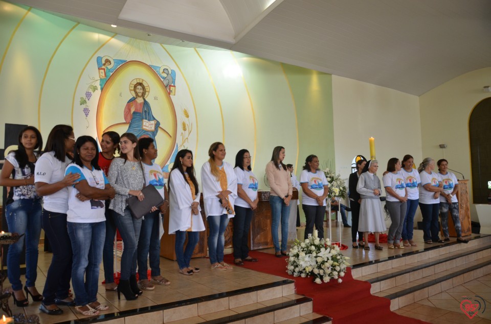 Paróquia N.S. Carmo realiza 1ª comunhão com mais de 50 jovens