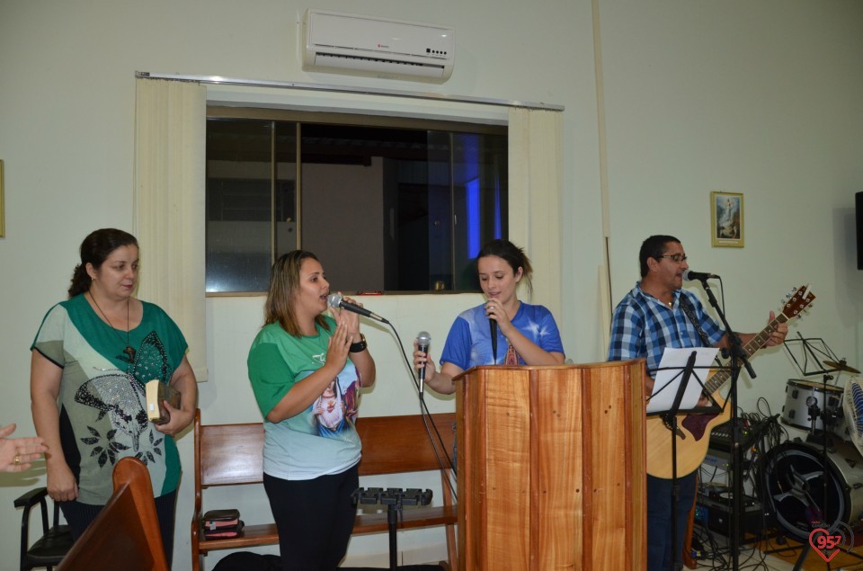 Grupo de Oração da Vila Formosa recebe integrantes da Rádio Coração FM