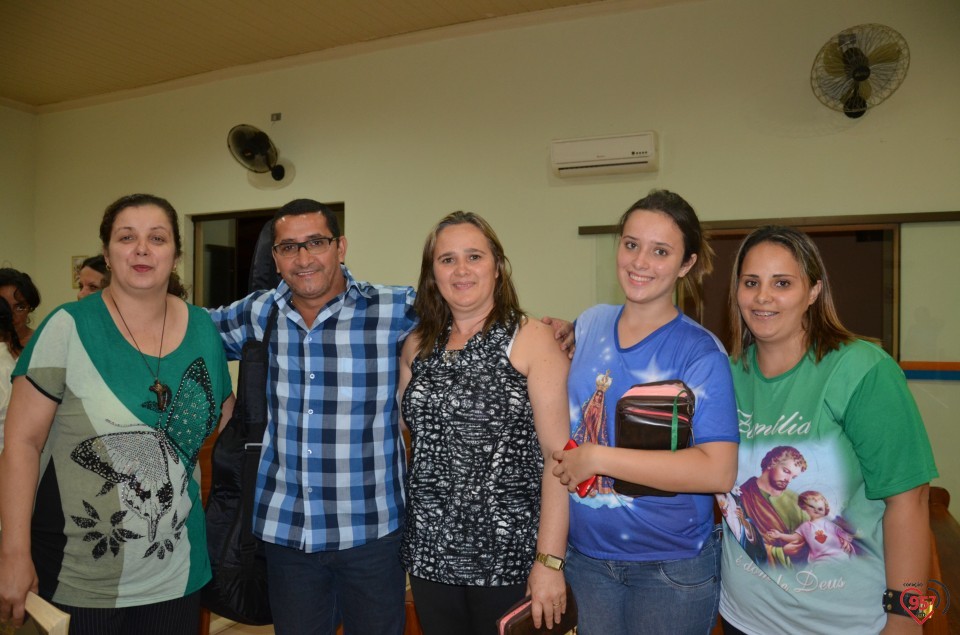 Grupo de Oração da Vila Formosa recebe integrantes da Rádio Coração FM