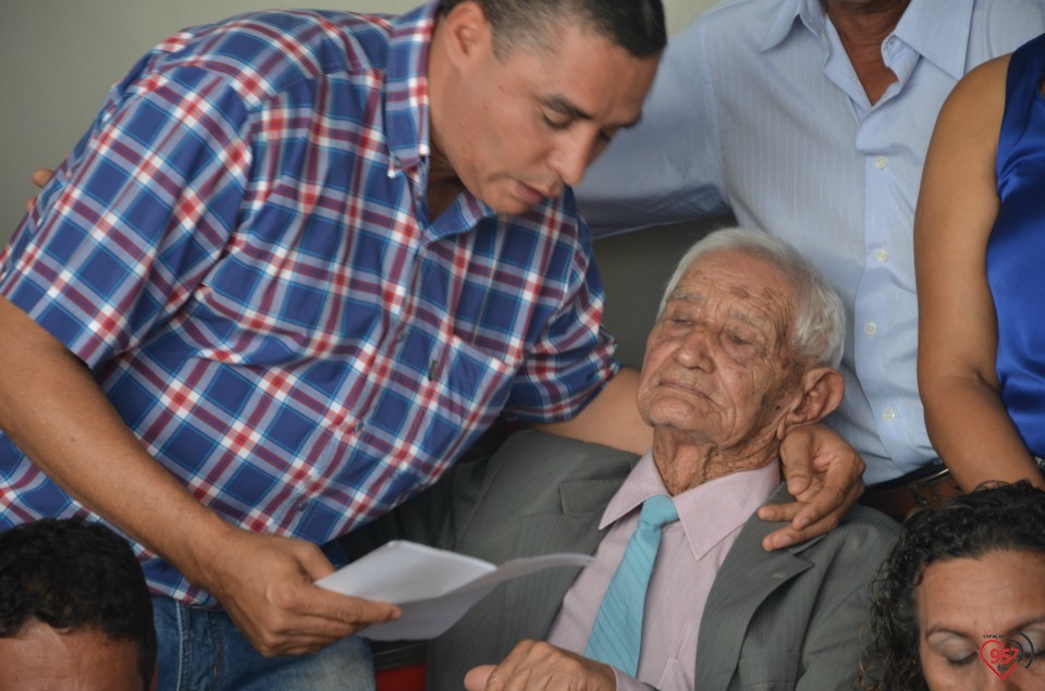 Osmar Caires inaugura edificío em homenagem ao pai, Joaquim Caires