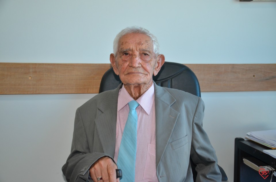 Osmar Caires inaugura edificío em homenagem ao pai, Joaquim Caires