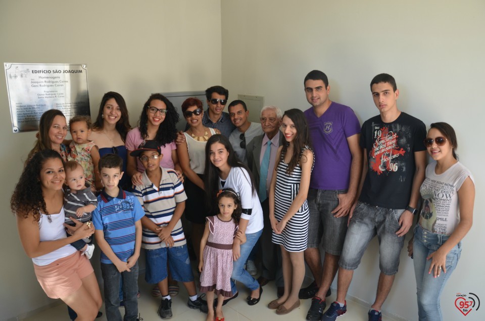 Osmar Caires inaugura edificío em homenagem ao pai, Joaquim Caires