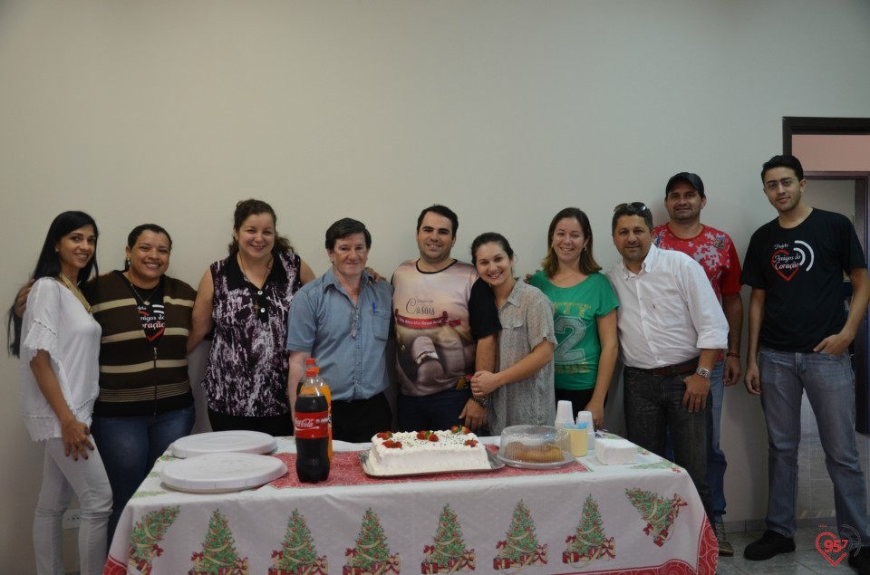 Colegas parabenizam aniversariantes da Rádio Coração