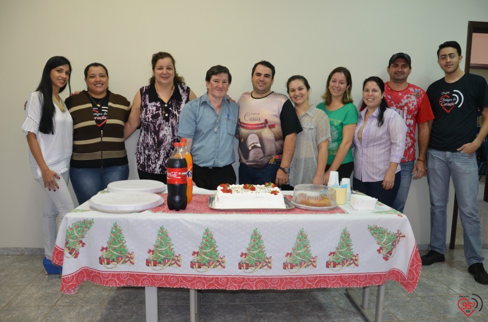 Colegas parabenizam aniversariantes da Rádio Coração
