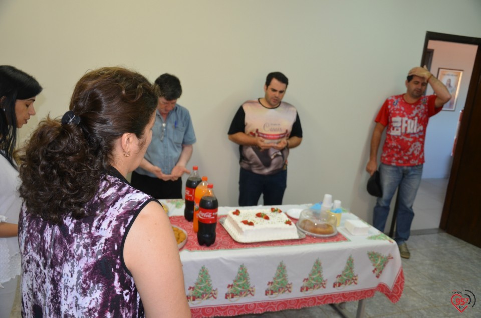 Colegas parabenizam aniversariantes da Rádio Coração