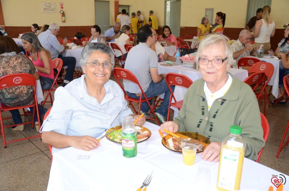 Almoço beneficiente da paróquia São José Operário