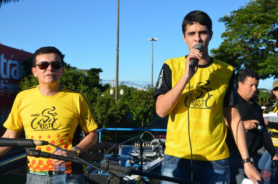 2° 'Pedal Cristo' reúne centenas de ciclistas em Dourados